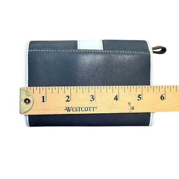 Coach Leatherware Navy & Ivory Smooth Leather Bifold Wallet Vintage 2000s - Picture 6 of 10